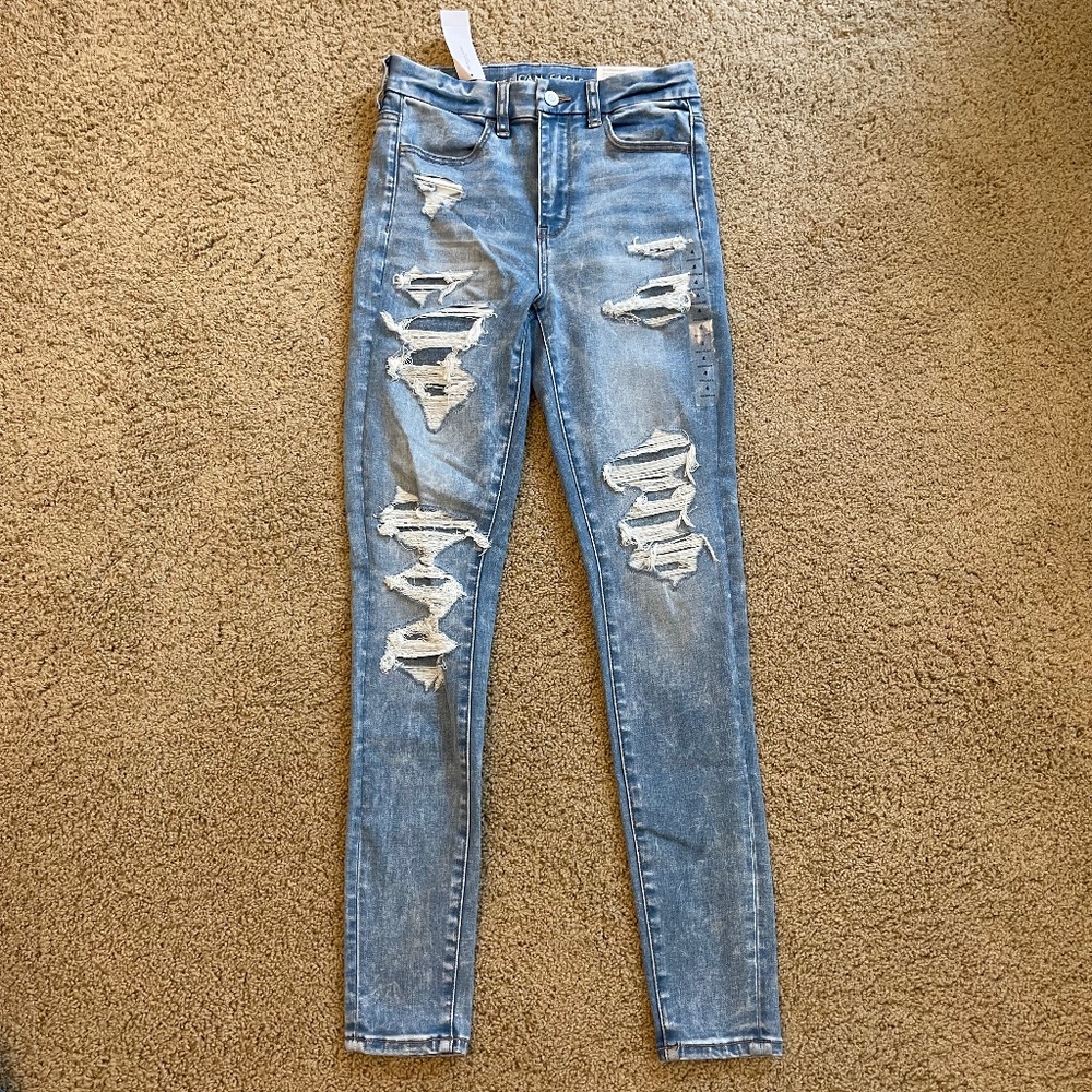 American Eagle Outfitters Distressed Jeans, NWT!